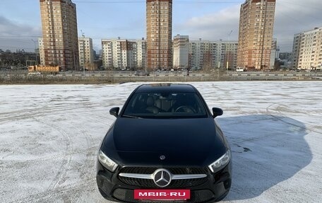 Mercedes-Benz A-Класс, 2019 год, 3 400 000 рублей, 14 фотография