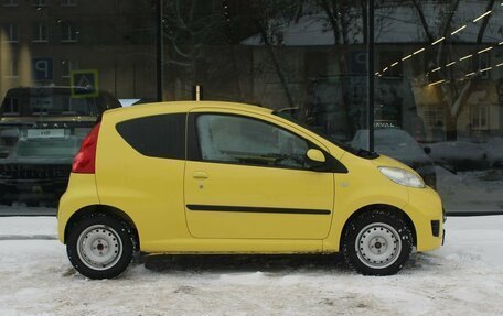 Peugeot 107 I рестайлинг, 2011 год, 555 000 рублей, 4 фотография