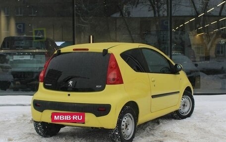 Peugeot 107 I рестайлинг, 2011 год, 555 000 рублей, 5 фотография