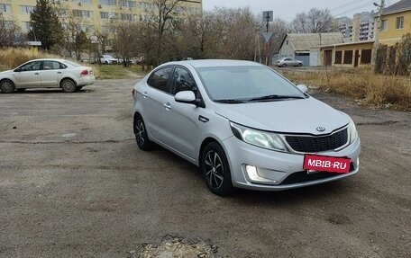 KIA Rio III рестайлинг, 2013 год, 930 000 рублей, 2 фотография