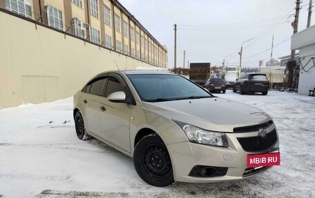 Chevrolet Cruze II, 2010 год, 900 000 рублей, 2 фотография