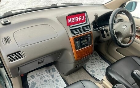 Toyota Gaia, 2003 год, 799 999 рублей, 13 фотография