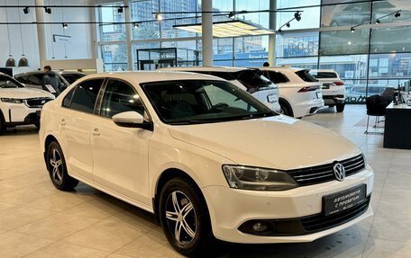 Volkswagen Jetta VI, 2012 год, 1 195 000 рублей, 3 фотография