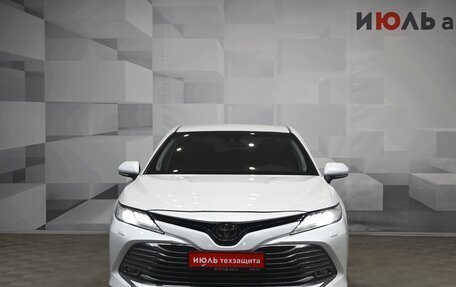 Toyota Camry, 2019 год, 3 200 000 рублей, 2 фотография