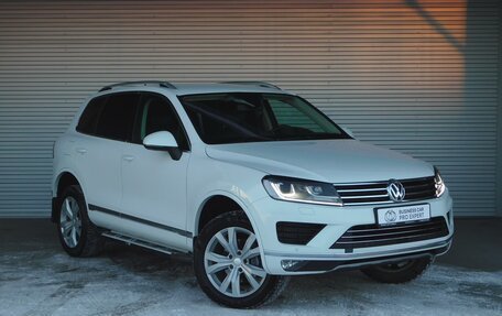 Volkswagen Touareg III, 2015 год, 3 345 000 рублей, 3 фотография