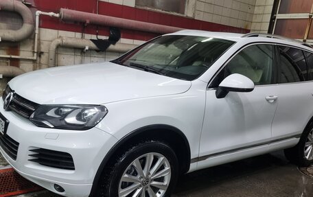 Volkswagen Touareg III, 2013 год, 2 299 000 рублей, 1 фотография