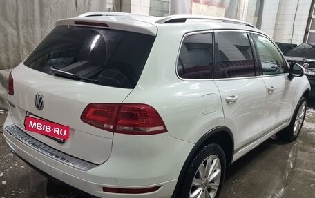 Volkswagen Touareg III, 2013 год, 2 299 000 рублей, 2 фотография