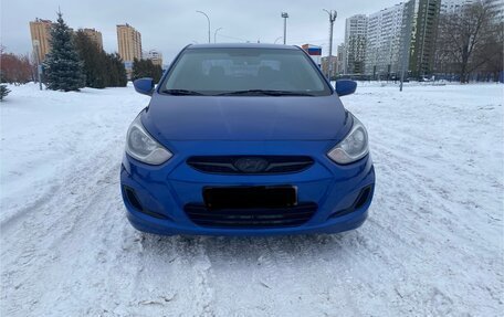 Hyundai Solaris II рестайлинг, 2011 год, 770 000 рублей, 2 фотография