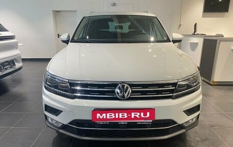 Volkswagen Tiguan II, 2017 год, 3 080 000 рублей, 2 фотография