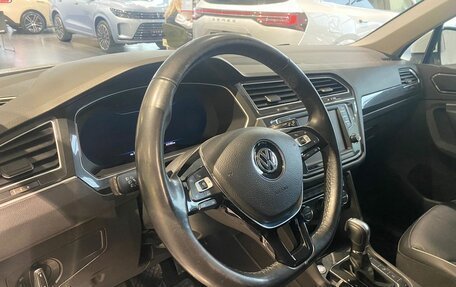 Volkswagen Tiguan II, 2017 год, 3 080 000 рублей, 10 фотография