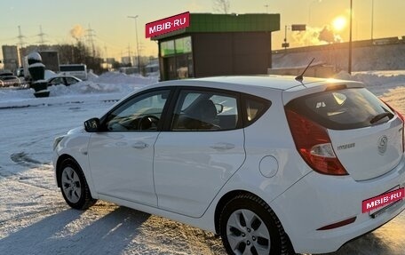 Hyundai Solaris II рестайлинг, 2015 год, 925 000 рублей, 5 фотография