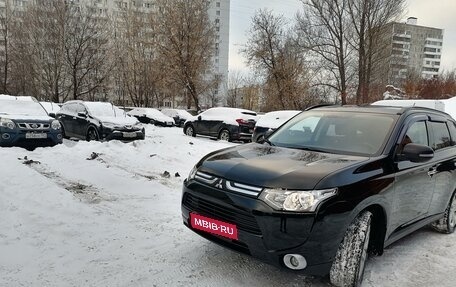 Mitsubishi Outlander III рестайлинг 3, 2013 год, 2 000 000 рублей, 1 фотография