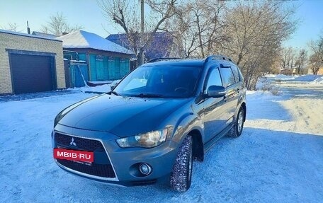 Mitsubishi Outlander III рестайлинг 3, 2011 год, 1 400 000 рублей, 2 фотография