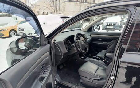 Mitsubishi Outlander III рестайлинг 3, 2013 год, 2 000 000 рублей, 8 фотография