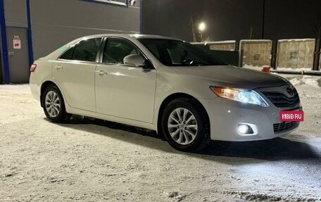 Toyota Camry, 2011 год, 1 350 000 рублей, 2 фотография