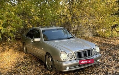 Mercedes-Benz E-Класс, 1998 год, 550 000 рублей, 2 фотография