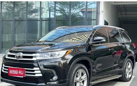 Toyota Highlander III, 2021 год, 3 630 000 рублей, 1 фотография