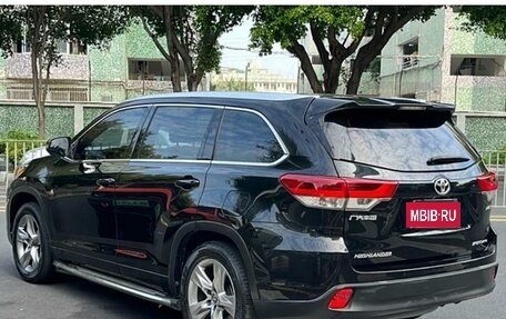 Toyota Highlander III, 2021 год, 3 630 000 рублей, 4 фотография