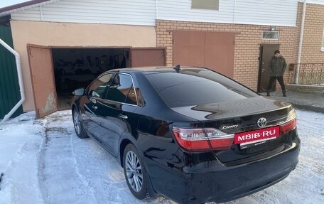 Toyota Camry, 2017 год, 2 800 000 рублей, 2 фотография