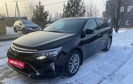 Toyota Camry, 2017 год, 2 800 000 рублей, 5 фотография