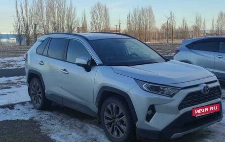 Toyota RAV4, 2021 год, 3 550 000 рублей, 2 фотография