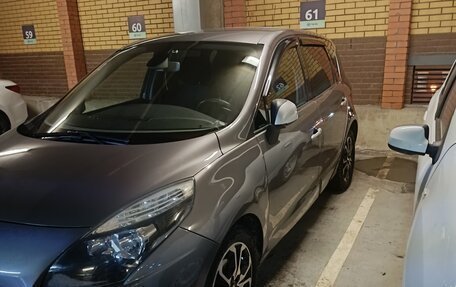 Renault Scenic III, 2010 год, 700 000 рублей, 2 фотография