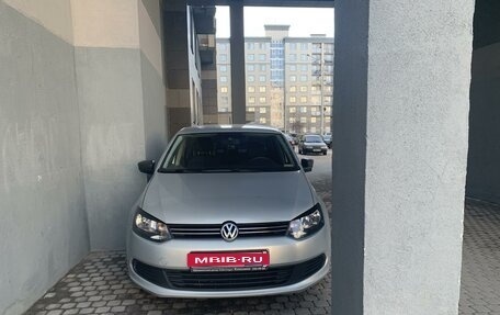 Volkswagen Polo VI (EU Market), 2015 год, 1 350 000 рублей, 1 фотография