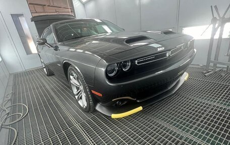 Dodge Challenger III рестайлинг 2, 2022 год, 11 800 000 рублей, 3 фотография