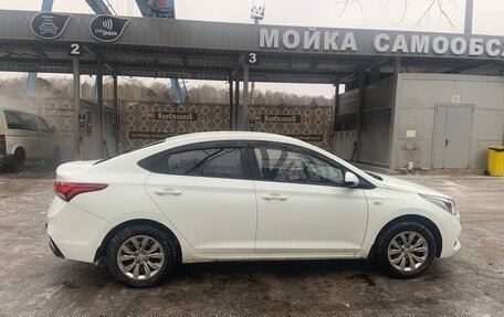 Hyundai Solaris II рестайлинг, 2018 год, 1 530 000 рублей, 4 фотография