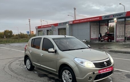 Renault Sandero I, 2013 год, 750 000 рублей, 2 фотография