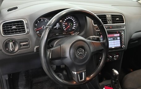 Volkswagen Polo VI (EU Market), 2013 год, 970 000 рублей, 15 фотография