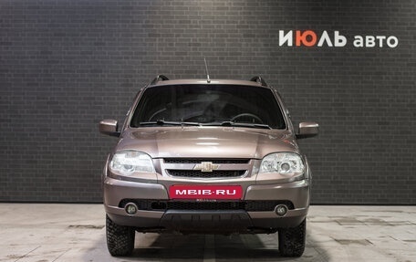 Chevrolet Niva I рестайлинг, 2015 год, 750 000 рублей, 2 фотография