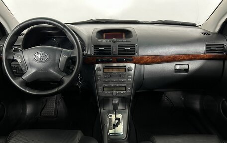 Toyota Avensis III рестайлинг, 2004 год, 850 000 рублей, 7 фотография