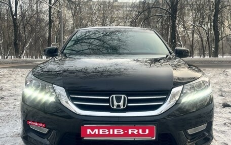 Honda Accord IX рестайлинг, 2013 год, 1 950 000 рублей, 4 фотография