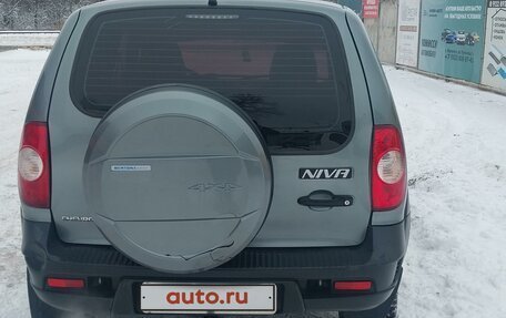 Chevrolet Niva I рестайлинг, 2015 год, 670 000 рублей, 2 фотография