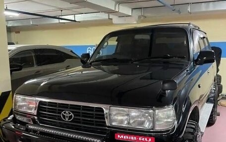 Toyota Land Cruiser 80 рестайлинг, 1994 год, 4 000 000 рублей, 1 фотография