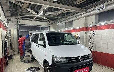 Volkswagen Caravelle T5, 2013 год, 1 700 000 рублей, 7 фотография