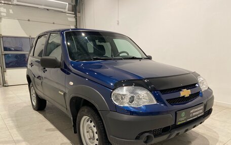 Chevrolet Niva I рестайлинг, 2017 год, 765 000 рублей, 3 фотография