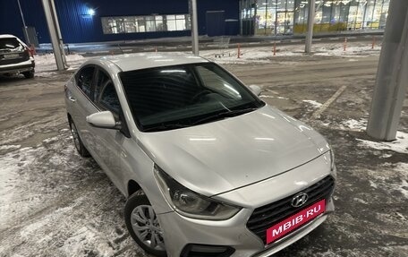 Hyundai Solaris II рестайлинг, 2018 год, 840 000 рублей, 3 фотография