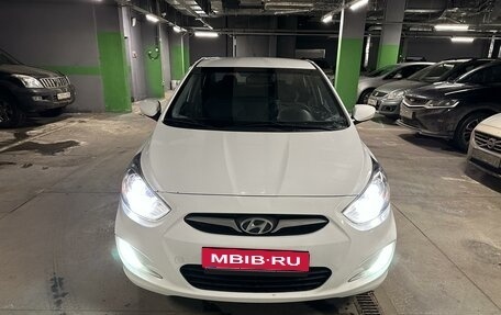 Hyundai Solaris II рестайлинг, 2012 год, 940 000 рублей, 2 фотография