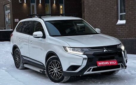 Mitsubishi Outlander III рестайлинг 3, 2021 год, 1 фотография