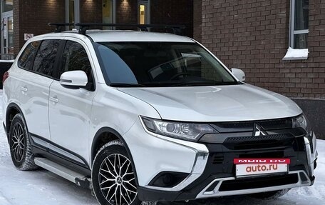 Mitsubishi Outlander III рестайлинг 3, 2021 год, 9 фотография