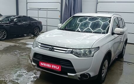 Mitsubishi Outlander III рестайлинг 3, 2014 год, 1 550 000 рублей, 1 фотография