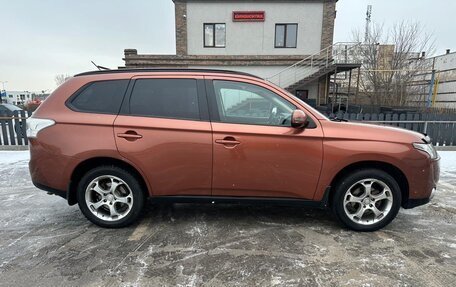 Mitsubishi Outlander III рестайлинг 3, 2012 год, 1 259 900 рублей, 4 фотография