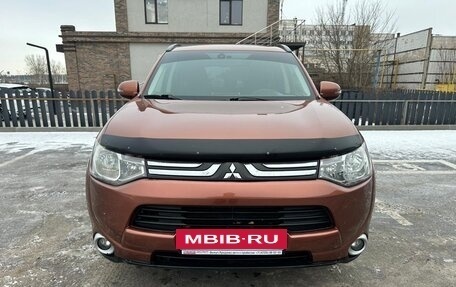 Mitsubishi Outlander III рестайлинг 3, 2012 год, 1 259 900 рублей, 2 фотография