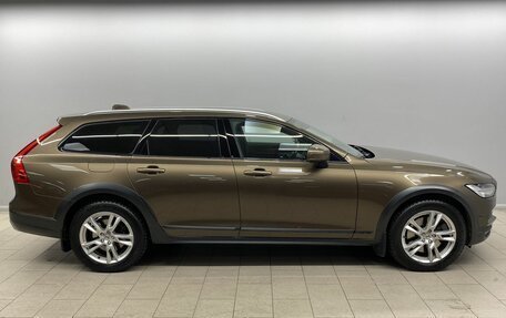 Volvo V90 Cross Country I рестайлинг, 2017 год, 3 345 000 рублей, 5 фотография