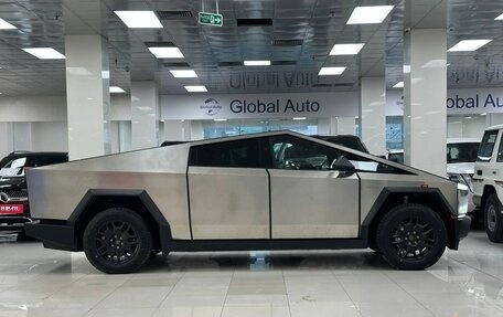 Tesla Cybertruck, 2024 год, 39 500 000 рублей, 16 фотография