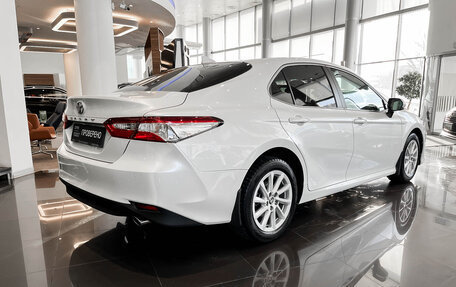 Toyota Camry, 2021 год, 3 643 000 рублей, 9 фотография