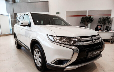 Mitsubishi Outlander III рестайлинг 3, 2017 год, 2 247 000 рублей, 3 фотография