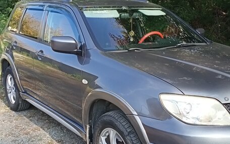 Mitsubishi Outlander III рестайлинг 3, 2006 год, 750 000 рублей, 9 фотография